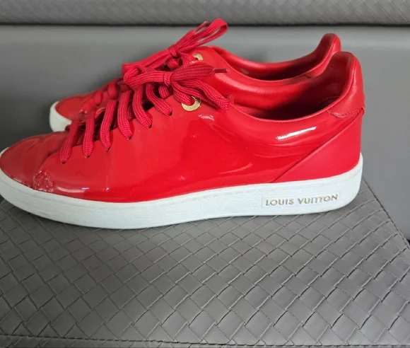 Louis Vuitton Red Sneakers with Vibrant Canvas Upper - Picture 5 of 7